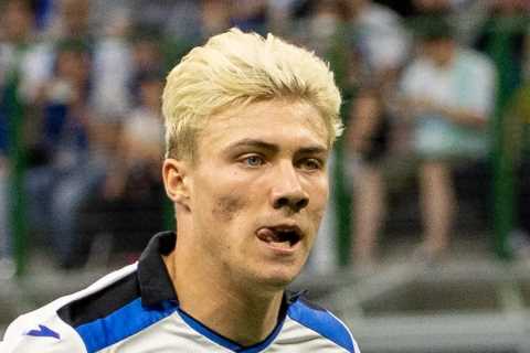 Man Utd make ‘improved Rasmus Hojlund bid worth over £51m with star very clear on wanting Old..