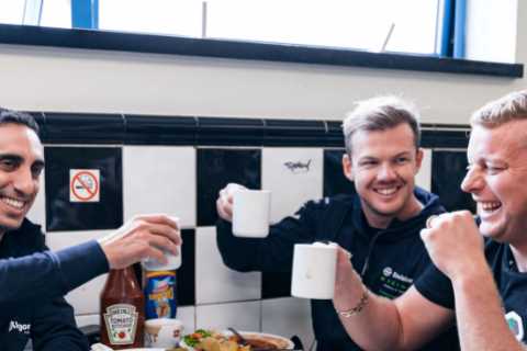TV star Tom Skinner disrupts Formula E team Envision ahead of 2023 London E-Prix by taking drivers..