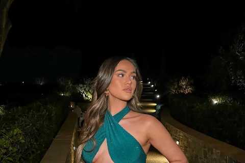 Love Island’s Anna May Robey looks incredible as she goes braless in revealing co-ord on holiday