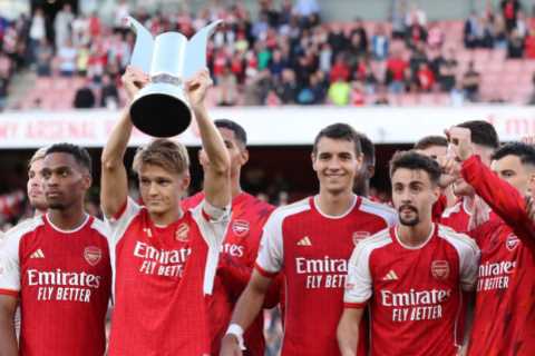 Arsenal players trolled for ‘most hilarious trophy lift ever’ as glum-faced captain Odegaard raises ..