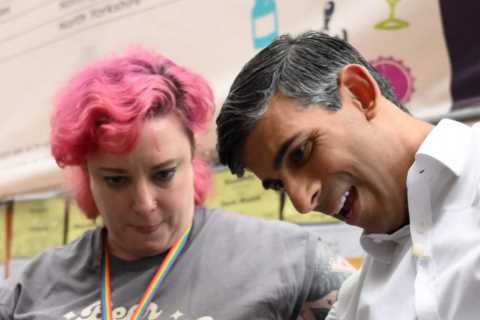 Rishi Sunak heckled for alcohol tax hikes as he pulls pint at London beer festival