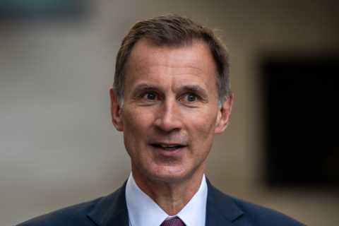 Jeremy Hunt orders urgent probe into ‘debanking’ and brands it ‘threat’ to free speech