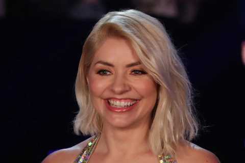 Dancing On Ice ‘line up Saturday Night Takeaway star to replace Phillip Schofield’