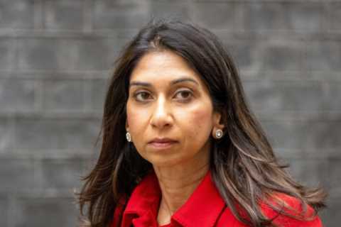 Suella Braverman accuses Sir Keir Starmer of trying to ‘sabotage’ efforts to stop small boats..