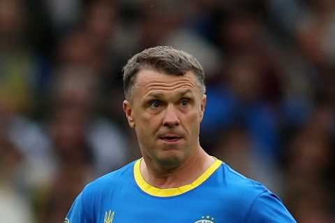 Premier League cult hero looks unrecognisable as he lines up alongside football legends in..