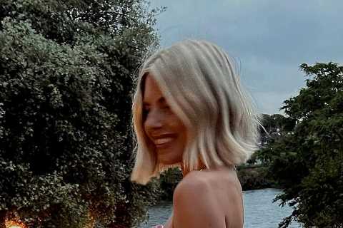 Stuart Broad’s pop star Wag Mollie King stuns in tight all-pink outfit as fans call her..