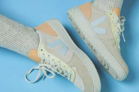 Shoppers rush to buy £150 VEJA trainers loved by Meghan Markle and Kate Middleton now slashed to £80