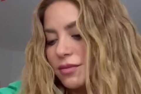 Shakira appears to hint at Lewis Hamilton dating rumours as she lip-syncs to rap about fast cars in ..