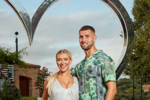 Love Island fans spot huge clue about future of Molly and Zach’s relationship just moments after..