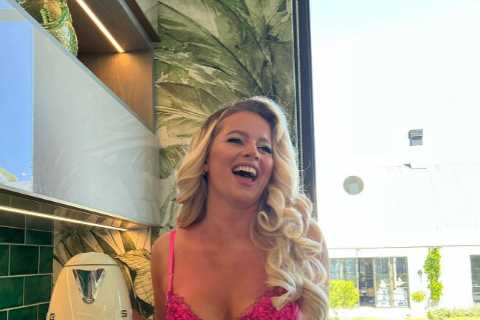 Love Island’s Tasha Ghouri shows off her stunning figure in jaw-dropping lingerie
