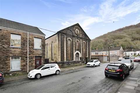 Huge Grade II-listed house with baffling features hits the market for just £50k… but there’s a..