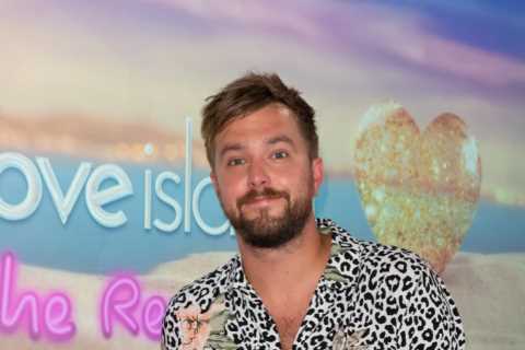 Love Island narrator Iain Stirling reveals secret connection to villa star
