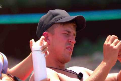 Love Island fans expose huge editing blunder after bizarre Mitch moment