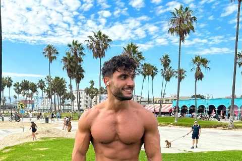 Inside Davide Sanclimenti’s amazing LA trip from designer shopping and shirtless workouts to Oscar..