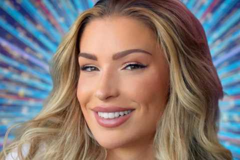Zara McDermott pulls off eye-popping splits display as she prepares for Strictly