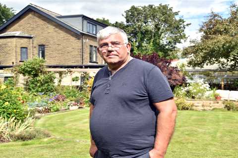 Man Takes Drastic Action Against Neighbor's Invasive 'Roof Terrace' Extension