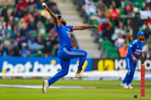 Jasprit Bumrah makes stunning return from injury with 2 wickets in first over as delighted fans say ..