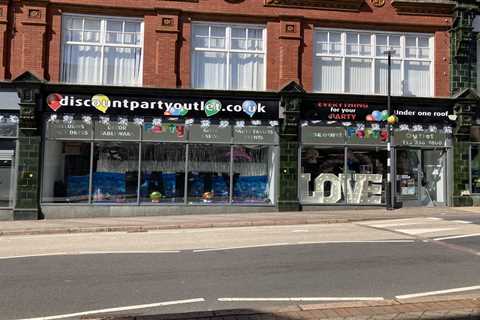 Independent Discount Store Sees Booming Business Amid Rising Demand