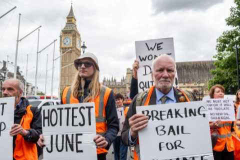 Protesters Recruiting Professors for Autumn Disruption at Universities