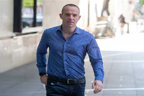 Martin Lewis' MSE reveals major banks giving out free cash as savvy fan gets £710 in just three ..