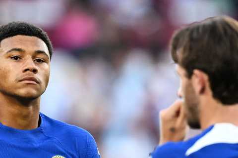 Fans criticize Chelsea for bringing on unknown debutant in pursuit of equalizer despite massive..