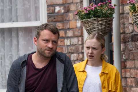 Paul Foreman discovers how long he has to live in harrowing Coronation Street moment