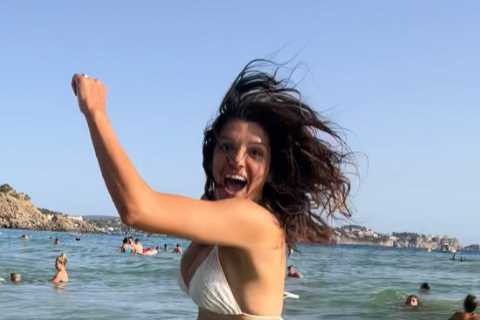 Emmerdale legend Natalie Anderson strips off to a bikini as fans brand her ‘the hottest woman I’ve..