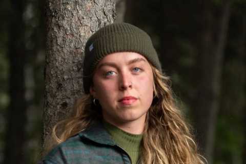 Alone star Eva breaks down in tears as vegetarian contestant kills a duck after struggling to..