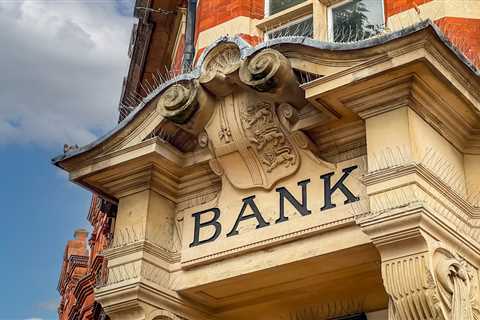 Four Major UK Banks to Close Over a Dozen Branches