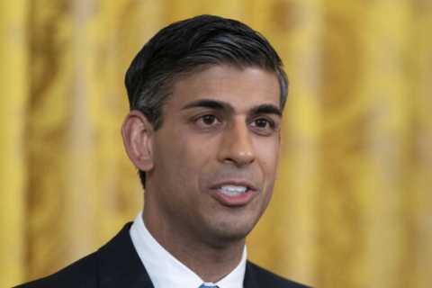 Rishi Sunak condemns Lucy Letby's refusal to appear in court as she's sentenced for murdering 7..