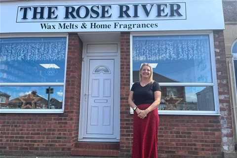 Grimsby Woman Quits Manager Job to Focus on Lucrative Side Hustle