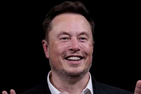 Video game fans boo Elon Musk at live event – here’s what they want from Tesla’s CEO