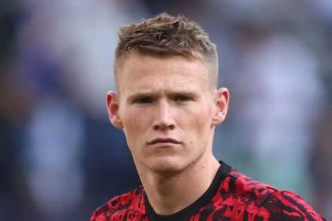 Man Utd star Scott McTominay lined up for Premier League switch to replace Bayern Munich-bound..