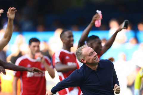 Fans Convinced Nottingham Forest Boss Steve Cooper Has an Assistant to Scratch His Ear and Can't..