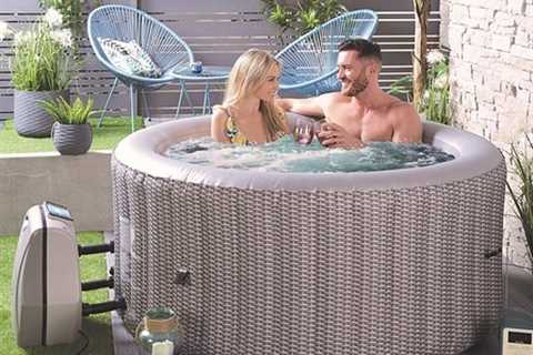 Rush to Buy Outdoor Rattan Spa at £120 Instead of £400!