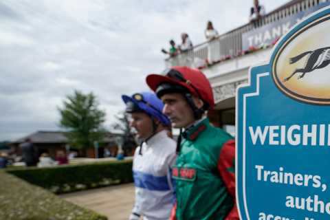 Poor Jockeys Suffer in Heatwave as Sauna Ban Continues