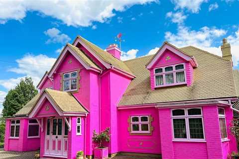 Woman Owns Real-Life Barbie House and It's a Hit with Everyone Who Sees It