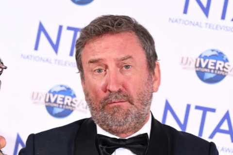 Lee Mack reveals the secret behind The 1% Club's quiz questions