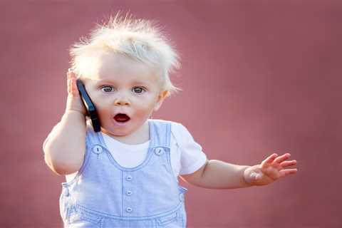 From cinema tickets to free drinks – four mobile phone contracts with the best freebies