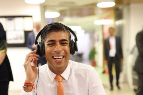 Rishi Sunak vows to be UK Prime Minister until 2030, despite falling behind in polls