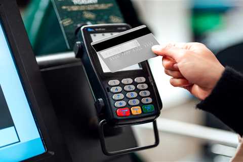 Martin Lewis warns anyone with credit card debt – save £1,000s with 0% balance transfer