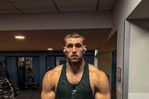 Love Island Star Zach Noble Shows Off Incredible Body Transformation Just Weeks After Leaving the..