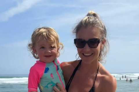 Strictly's Helen Skelton flaunts incredible bikini body on family holiday