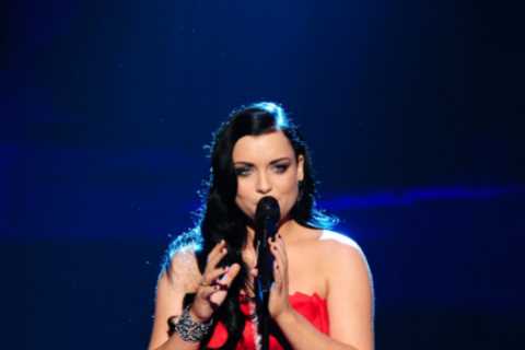 EastEnders Star Shona McGarty Shows Off Singing Skills at Soap Pal's Wedding