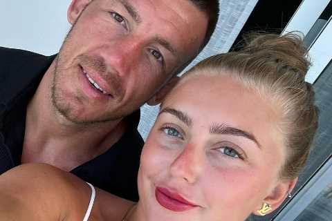 Boxer Liam Williams Shares Holiday Snap with Girlfriend Beth Huntley after Breakup from Mother of..