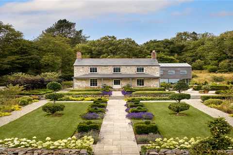 £2.2M Mansion Up for Grabs in Prize Draw Raises Concerns Among Neighbors