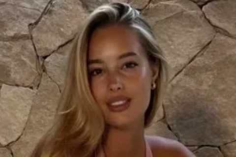 Former Premier League Wag and ‘world’s hottest woman’ stuns in swimsuit as fans say ‘my goodness,..