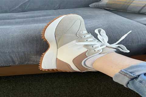 Clothing Store Offers Knock-Off New Balance Trainers at 75% Discount