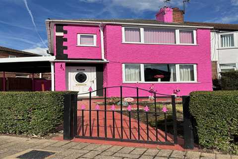 Bright Pink House in Nottingham Suburb Worries Residents Over Color Change