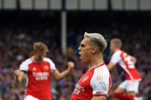 Arsenal narrowly defeats Everton 1-0 thanks to Trossard's goal